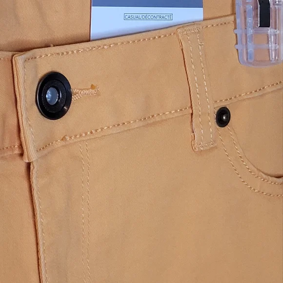 Ladies stretch Low Waist Shorts - Picture 10 of 10